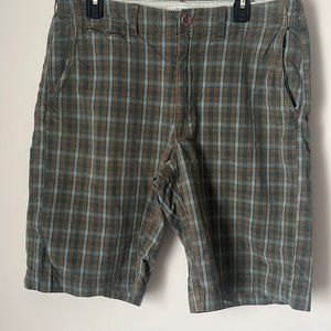 AEO Plaids 32 shorts